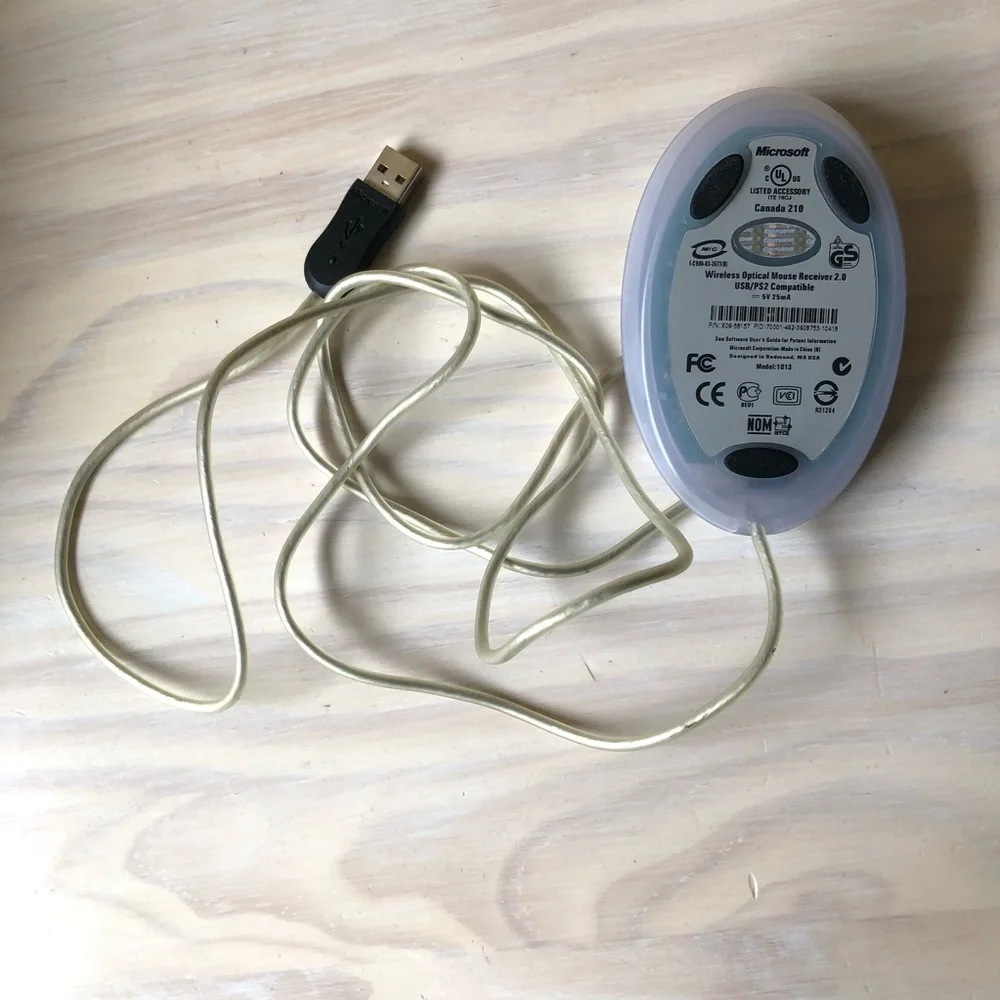 Microsoft Wireless Optical Mouse & USB 2.0 Receiver Cable